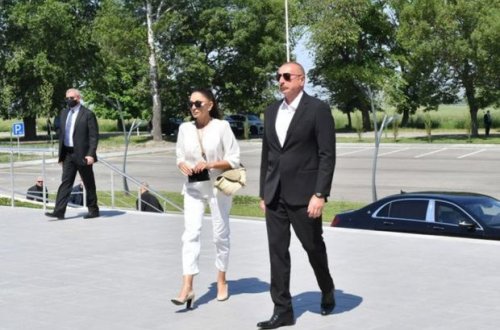 Dahi Azərbaycan şairi Molla Pənah Vaqifin Şuşada büstü açılıb- YENİLƏNİB