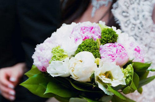 Koronaviruslu gəlin toya gələnləri yoluxdurdu - VİDEO