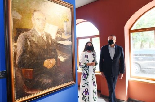 İlham Əliyev və Mehriban Əliyeva Şuşada təşkil edilən sərgilərlə tanış olublar - FOTO