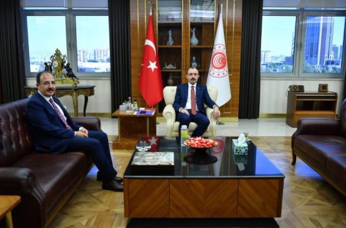 Səfir Türkiyənin ticarət nazirini Azərbaycanla iqtisadi əlaqələr barədə məlumatlandırıb