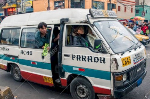 Avtobus uçuruma yuvarlandı