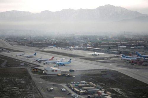 “Taliban”ın nəzarətinə keçən Kabil aeroportuna ilk təyyarə endi