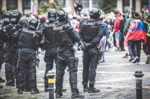 Brastislavada hökumət əleyhinə etirazlar olub, saxlanılanlar var