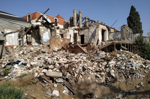 Xarici media orqanları Gəncədə erməni terrorundan dağılan yerlərə baş çəkiblər - FOTOlar