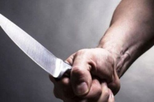 Qohumlar arasında torpaq üstündə dava: Kişi əmisi oğlunu bıçaqladı