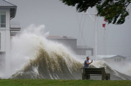 “İda” qasırğası Luizianaya çatıb: 300 mindən çox insan köməksiz vəziyyətdə qalıb - FOTO