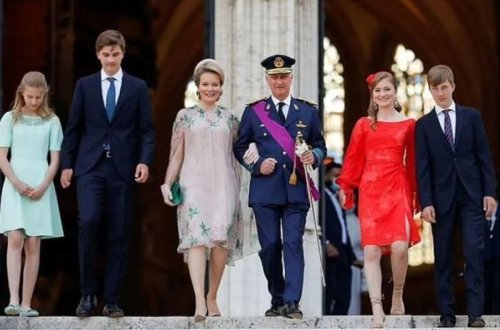 Kral ailəsinin üzvü koronavirusa yoluxub