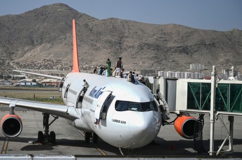 BƏƏ və Qətərə aid iki təyyarə Kabil aeroportuna eniş edib