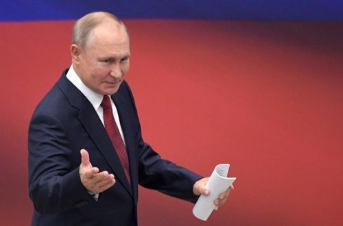 Vladimir Putin mobil telefondan istifadə etmədiyini bildirib