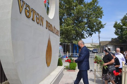 Mingəçevirdə icra baçısının iştirakı ilə 'Zəfər abidəsi'nin açılışı olub - FOTOLAR