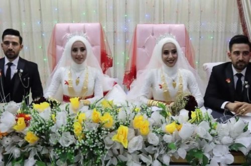 Türkiyədə əkiz bəylər əkiz gəlinlərlə evləndi