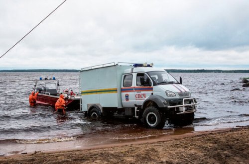 Xəzər dənizində itkin düşən və içərisində uşaqlar olan qayıq kimsəsiz adada tapıldı - VİDEO