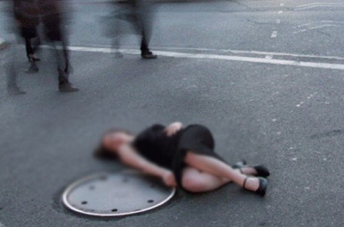 Azərbaycanda DƏHŞƏT: Qısqanc ər arvadını parkda öldürdü