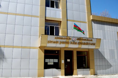 Şirvan şəhər İcra Hakimiyyətində qalmaqal yaşanıb.