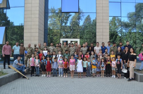 Qazi övladları məktəbli ləvazimatları ilə təmin edilib - FOTOLAR