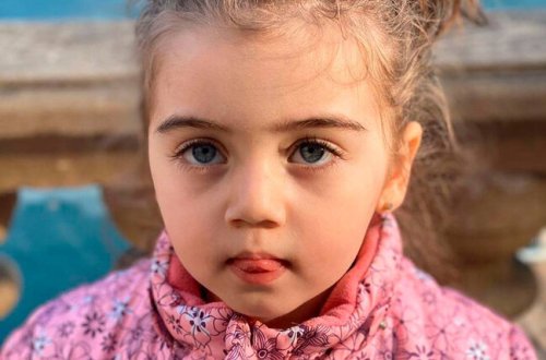 Gəncə terrorunda hər iki valideynini itirən Xədicədən YENİ GÖRÜNTÜLƏR - VİDEO