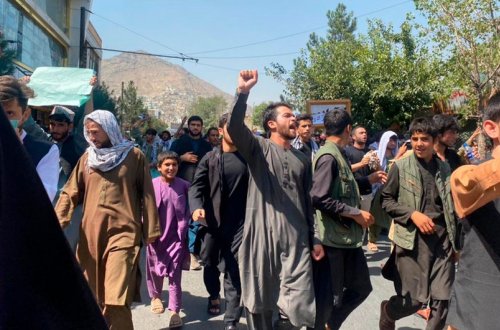 “Taliban” Kabildəki etirazları işıqlandıran 4 jurnalisti saxlayıb