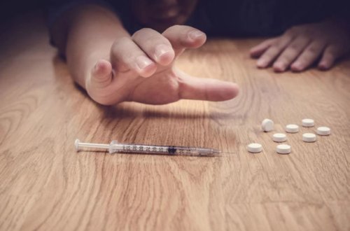 Пациент наркоцентра: За два месяца я потратил 70 000 манатов на наркотики - ВИДЕО