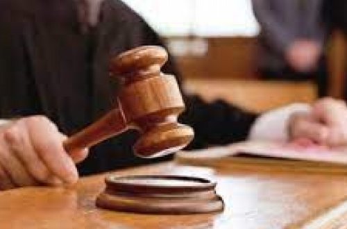 Keçmiş arvadını öldürmək istəyən şəxs hakim qarşısında