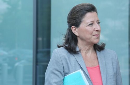 Экс-главу минздрава Франции будут судить из-за пандемии коронавируса