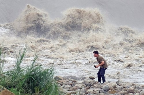 Şanxayda tayfuna görə 330 mindən çox insan təxliyə edilib