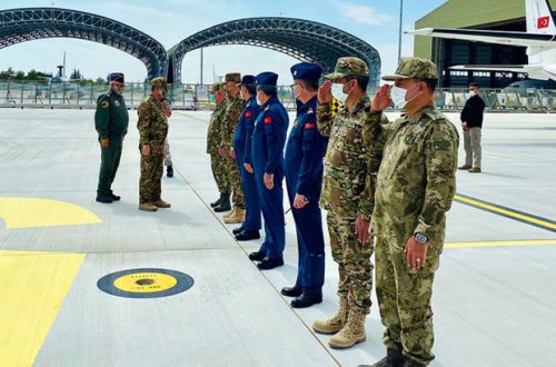 Müdafiə Nazirliyinin rəhbərliyi Türkiyəyə yola düşüb