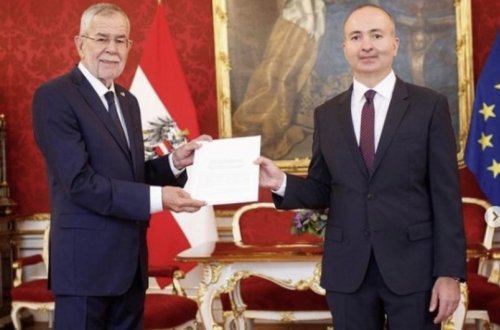 Azərbaycan səfiri etimadnaməsini Avstriya prezidentinə təqdim edib