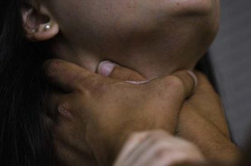 Ərinin başqa qadınla yazışmalarını oxudu, qardaşına dedi və... - TƏFƏRRÜAT