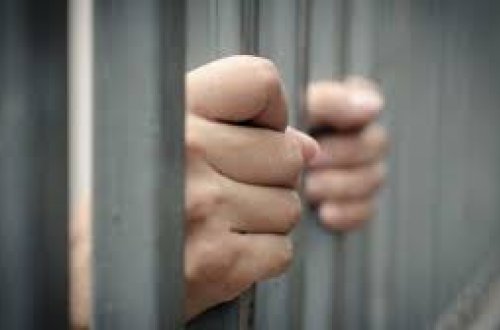 Gəncədə cəza çəkən məhbus özünə xəsarət yetirdi (ÖZƏL) 