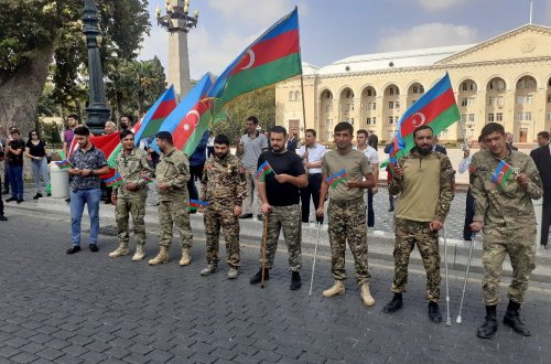 Gəncədə hərbiçilərin yürüşü keçirilir -FOTO (ÖZƏL)