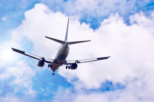 Türkiyədən Rusiyaya uçan sərnişin təyyarəsi qəza siqnalı verib