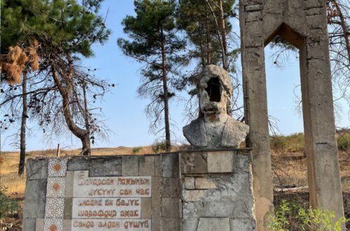 Реза Дегати поделился публикацией об армянском вандализме - ФОТО