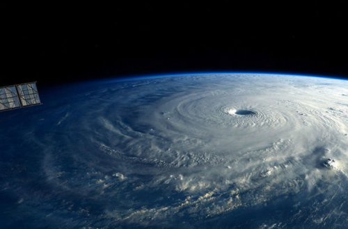 Озоновая дыра над Южным полюсом превысила размер Антарктиды