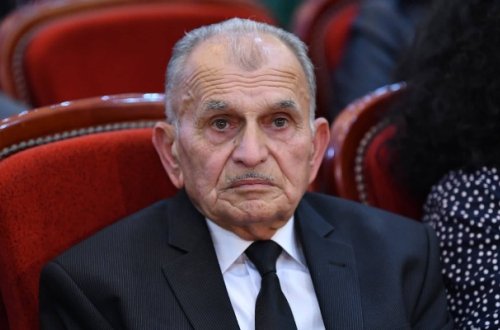 İlham Əliyev Xalq artistinə mənzil hədiyyə etdi