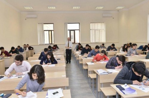 Ali məktəblərin böyük auditoriyalarında mühazirələr onlayn keçirilə bilər