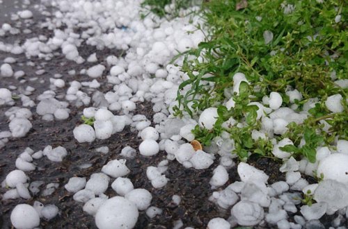 Gədəbəy və Daşkəsənə dolu düşüb