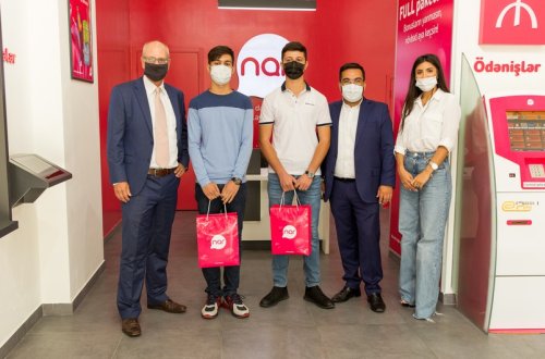 “Nar” qəbul imtahanlarında ən yüksək bal toplamış abituriyentləri mükafatlandırıb