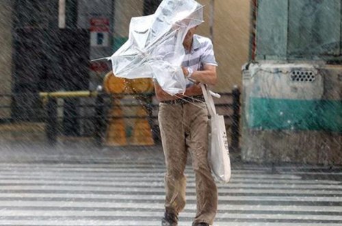 Yaponiyada əhaliyə xəbərdarlıq edildi, uçuşlar təxirə salındı