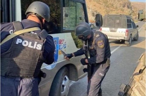 Qondarma rejimin “bayrağ”ını silən polis kimdir? - FOTO/VİDEO
