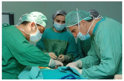 Azərbaycanda rəis müavini əməliyyat masasında öldü