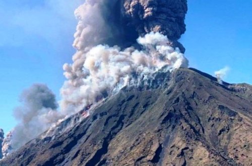 Kanar adalarında vulkan püskürməsi: Əhali təxliyə olunub - VİDEO