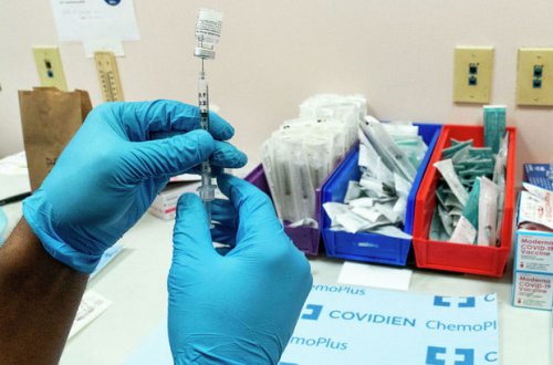 Главный инфекционист США рассказал, как снизить смертность от COVID-19