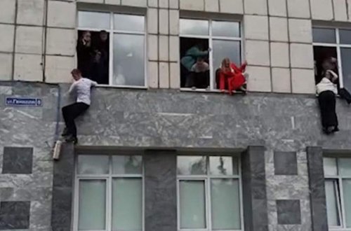 Rusiya universitetində atışma, tələbələr özlərini yerə atdı - Video + Yenilənir