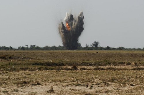 В Агдаме на противотанковой мине подорвался экскаватор, тяжело ранен один человек