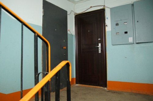 Bakıda mənzildə kişi meyiti tapılıb