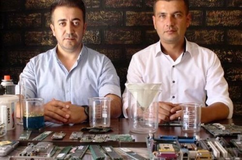 Türkiyəli ikili hər gün evdə bir qram qızıl əldə edir - FOTO