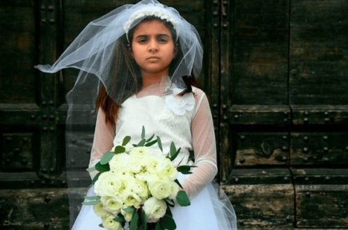 В Египте арестовали родителей, пытавшихся поженить малолетних детей - ФОТО