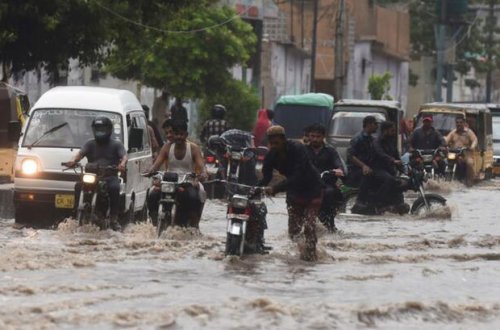 Pakistanda sel fəlakəti yaşanıb - VİDEO