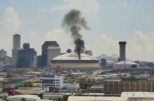 ABŞ-ın ən nəhəng stadionlarından birində yanğın baş verib – VİDEO