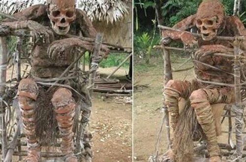 Burada sakinlər ölülərlə birgə yaşayırlar - FOTO